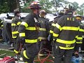 Rescate en vivo de camioneta volteada en New York