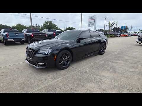 Used 2023 Gloss Black CHRYSLER 300S RWD image 1