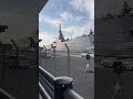 東京国際クルーズターミナルの、護衛艦もがみの後部甲板に、艦これのもがみちゃんのパネル発見！