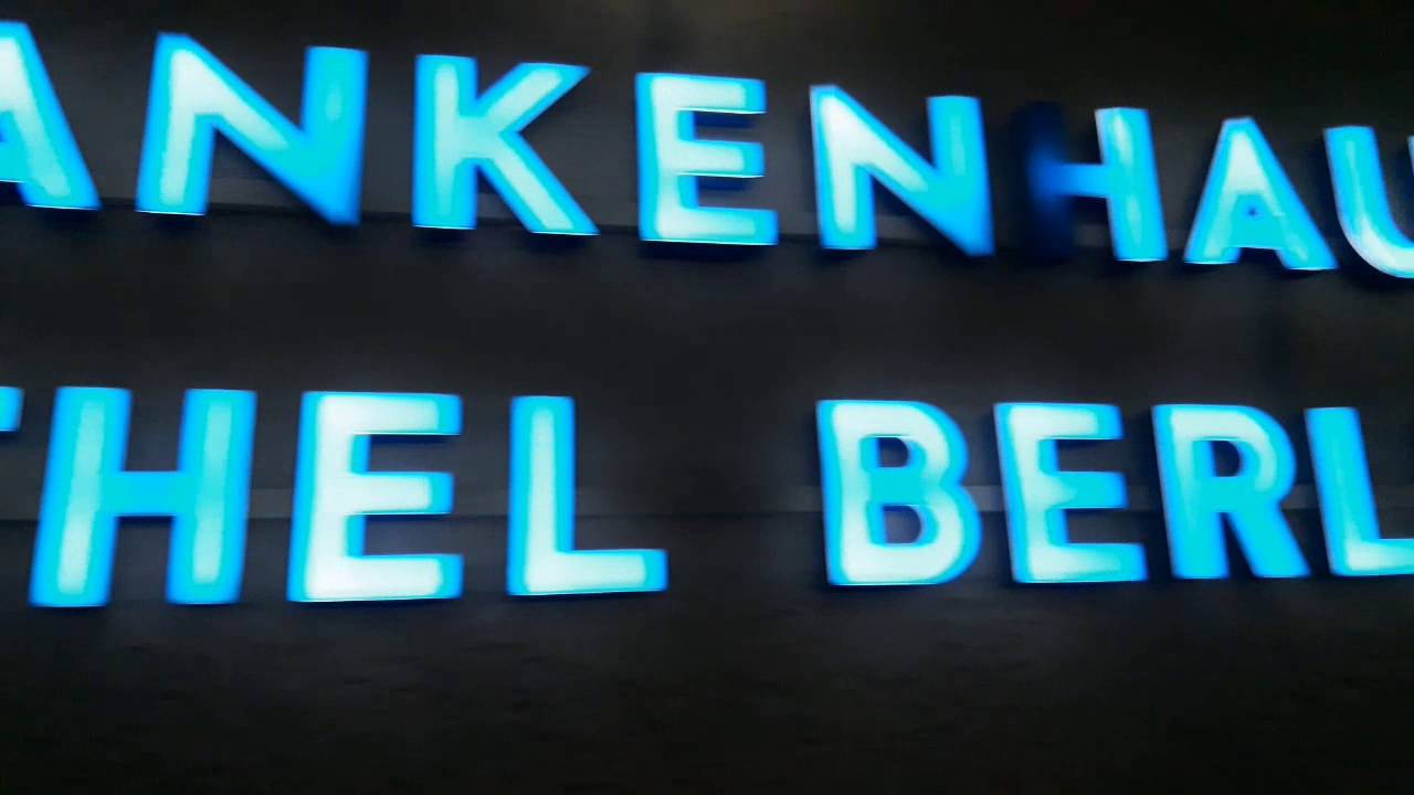 Licht an. Krankenhaus Bethel Berlin mit neuer Fassadenbeleuchtung!