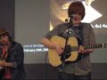 brett-dennen-2-the-apple-store-022407.html