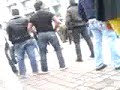 Berliner Polizei schlagen Jugendliche kurden demo19.04.08