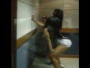 mulher mel�o e moranguinho dan�ando juntas, e a mulher mel�o pagando peitinho...