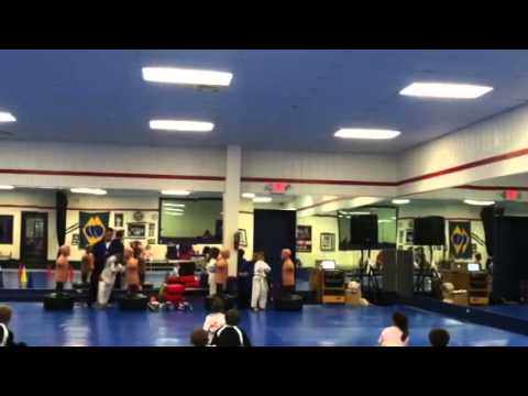 how to snap knee back in place