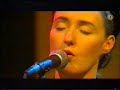 one of the most beautyful live records of lisa. just breath taking...