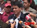 Luego de la instalacion de la asamblea nacional de los pueblos Mario Huaman dio declaraciones a la prensa