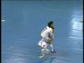 Foot en salle: un incroyable retourné acrobatique