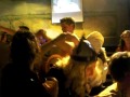 Zandkruiers in actie tijdens het Zandkruierlied 2011