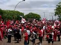 Hino do Inter... (na chegada do onibus)