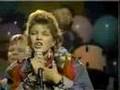 Stacy Ferguson (Fergie / Kids Inc) sings Only in my Dreams