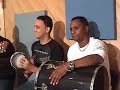 nossa maior vit�ria

em cada esquina um farol e uma hist�ria
a nossa pra�a continua por ali
eu sei o quanto agente ainda se namora
que o rem�dio �  voltar e ser feliz
tenho certeza que existe um sentimento

ainda brilha o teu olhar quando me v�
preciso tanto do teu colo e de um sil�ncio
do teu carinho e um cantinho com voc�

vamos voltar no tempo
lembrar da velha hist�ria
nosso romance intenso
nossa maior vit�ria

vamos voltar no tempo 
eu sinto a sua falta 
olha pra mim meu cora��o
� t�o vazio sem voc�
n�o faz assim da teu perd�o
e deixa o amor acontecer

compositor:d�lcio lu�s e pezinho