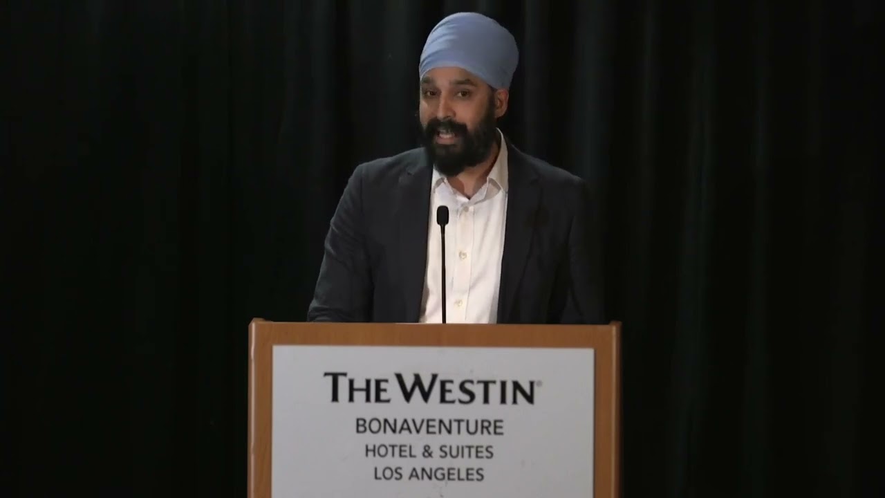 Simran Jeet Singh (author of The Light We Give) at the FYE® Conference 2023