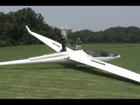 Sailplanes - DG-808 and ASW-27 on display. Slide show and video of self launch run-up and taxi.