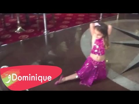 ابنة الفنانة دومينيك حوراني الطفلة و هي ترقص ببدلة رقص شرقى 