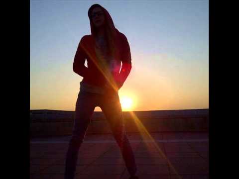 Hop - Lerupo - Orbit https://soundcloud.com/lerupo https://www.facebook.com/Lolerupo Lerupo's music came from Lucy Loop's wandering mind & a boy called Olly's rather good production and guitar skills....
