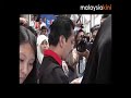 Police broke up an attempted leafleting exercise by a group of activists calling for the abolishment of the Internal Security Act (ISA) today.MCPXThe Abolish ISA Movement (GMI) had attempted to gather near the Masjid Jamek mosque near Dataran Merdeka to distribute leaflets to the public at noon.