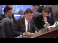 Mark Warner focuses on Chinese Drywall