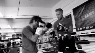 Boxing Training w/ Foo Fighters Guitarist Chris Shiflett