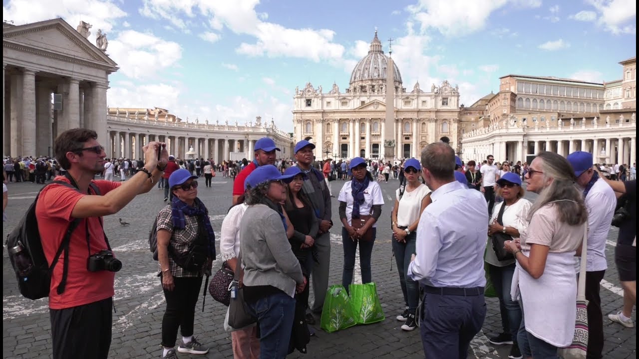 Hispanos peregrinan a Roma desde EEUU, para conocer al Papa (y al Padre Pío)