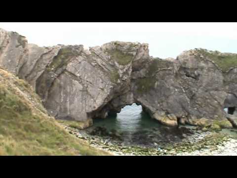 how to go to durdle door