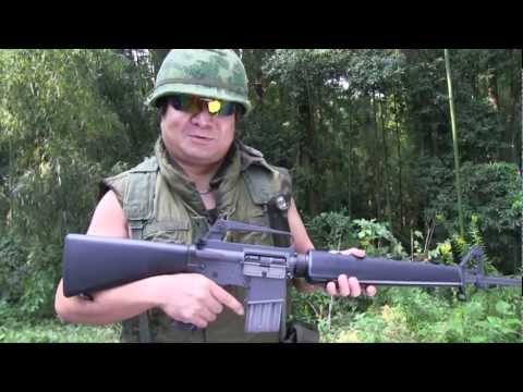 ebb - トップジャパンの排莢式電動ガン最新作、M16 EBBです。 M16の初期モデルでナム戦ごっこに最適です。 発売時期はまだ確定していませんが、2012年11月中旬を予定。 価格は54800円(税別)...