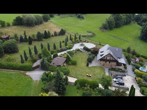 Video Vila  v zeleni, obytná plocha 300 m2, přilehlé  pozemky s možností stavby 8.600 m2, Prachatice