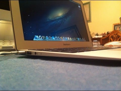 macbook air 2012 11 inch - Today I am reviewing the new mid 2012 11 inch MacBook Air! **SPECS** 128GB Flash Storage 1.7 GHz Intel i5 Processor 4GB RAM 720p HD iSight Camera 2x USB 3.0 ...