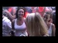 allj�hrlich findet in schweden die monday bar cruise statt. tausende technobegeisterter menschen verbringen 24 stunden auf einem riesigen keuzfahrtschiff und feiern gemeinsam eine sensationelle, unvergessliche party. dieses mal war der technoclub frankfurt eingeladen, der auf einem eigenen floor zwei tage lang f�r feinstes trance programm sorgte. hier ein zusammenschnitt von talla 2xlc sets. 

musik: skysurfer feat. talla 2xlc - terra australis

visit me at tranergy.de for more trance videos