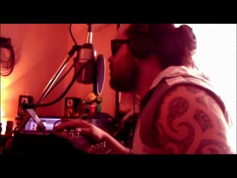 Electrohippie by Badú Pop!