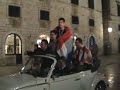 03. travnja 2007.
Nezaboravan doček priredili su Dubrovčani svojim zlatnim vaterpolistima. Ukupno 6 zlatnih reprezentativaca doputovalo je iz Melburna u Dubrovnik, gdje ih je dočekao Stradun prepun Dubrovčana koji su vaterpoliste, uz pjesmu klapa Ragusavecchia, Pučkih pjevača, Maestrala, grupa Valetudo, Talira i Da Rive, te uz najzanimljivije inserte iz finalne utakmice.

world water polo champions Sydney 2007  Australia

Mile Smodlaka
Andro Bušlje
Pavo Marković
Miho Bošković
Maro Joković
Frano Vican
Nikša Dobud
