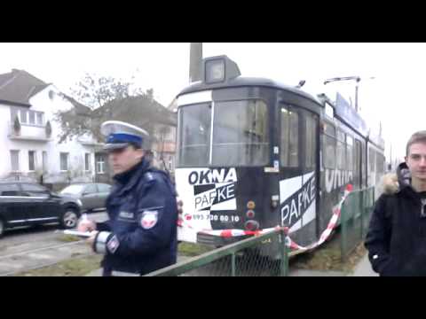 W Gorzowie przy ul. Kazimierza Wielkiego kobieta wpadła pod tramwaj. Zginęła na miejscu.