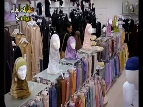 نساء عاريات