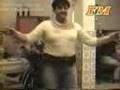 cheb abdou qui dance dans une soirée