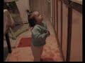 bebek çok güzel oynuyor