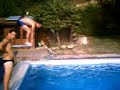 Incredibile tuffo dal trampolino