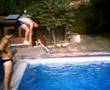 Incredibile tuffo dal trampolino