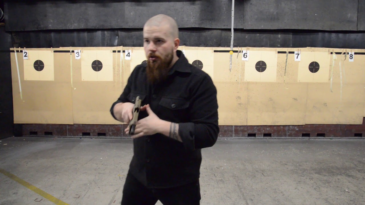 Pistoolin lataaminen