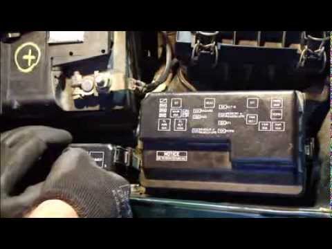 How to replace fuses and fix headlight fuse error Toyota Corolla. Years 1995 to 2007.