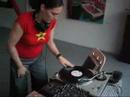 DJ Lesson 2: www.fingersnaps.net DJ Lesson 2: www.fingersnaps.net