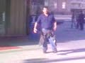 nouvelle version de tecktonik en pleine rue
