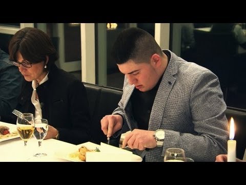 Knigge-Kurs für Anfänger: Schüler lernen Tischmanieren