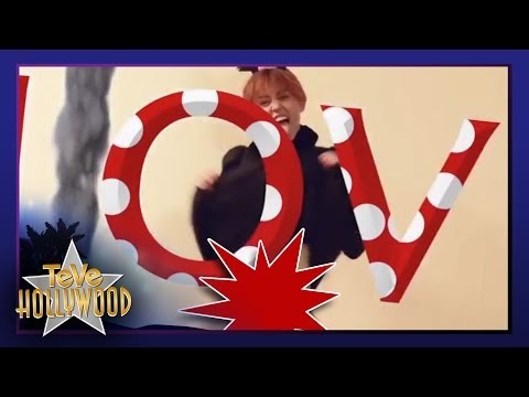 ¡Miley Cyrus Se Dibuja Un Pene!