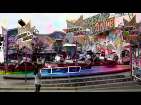 Fuechslein61 - Breakdance Karussell auf dem Deutsch-Französisches Volksfest in Berlin Reinickendorf auf dem Zentralen Festplatz am Kurt-Schumacher-Damm.