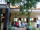 A Sipario Aperto è uno dei vari e ghiotti appuntamenti estivi che il Comune tutto, col sindaco e l'assessore alla cultura, hanno organizzato per allietare i freschi e soleggiati pomeriggi di agosto. Questo siparietto è quello di Friscuranne, curato per il 2008 dall'ottimo Gianluca Medas che valorizza tutti coloro che hanno voglia di raccontare e di offrire un po' della loro esperienza agli altri, a noi.SANTULUSSURGIU, 2 agosto 2008.