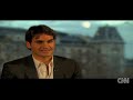 Roger Federer gets the giggles