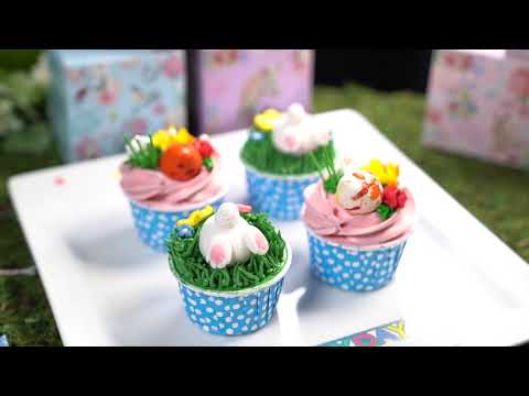 Demonstration of Royal Lion Coffee Cookies and Fluffy Bunny Cupcakes by Roy Chan, Area Executive Pastry Chef of Royal Plaza Hotel