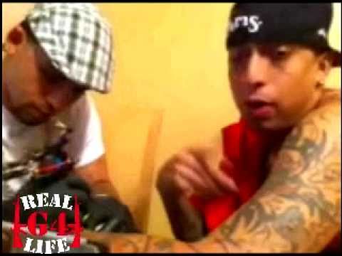 Ñengo Flow Tatuandose & Hablando De Sus Proximos Trabajo