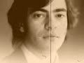 homenaje al mayor exponente del pop espa�ol de los 80. capaz de trasmitir con su aparente fragilidad y con su singular timbre de voz, sentimientos tan contradictorios como amor, ternura, pena, admiraci�n ..... espero sigas ofreciendonos tantos maravillosos directos como hasta ahora....te espero en clamores. uno de tantos incondicionales, muchomasquedos.
