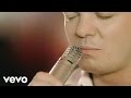 Gigi D'alessio Non Mettermi In Croce Video and Lyrics