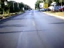 Motociclist pe rosu